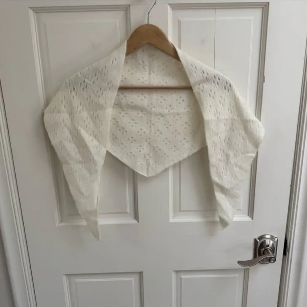 NEW Gap Pointelle Triangle Scarf Knit Bandana Head Scarf Ivory Boho Cottagecore